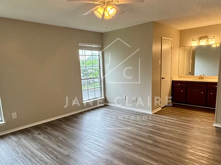 336 Mill Creek Cir — Photo 6