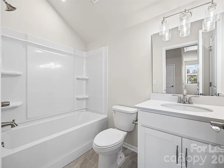 5640 Kingspan Dr — Photo 31