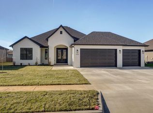 1935 N Vineyard Pl, Strafford, MO 65757
