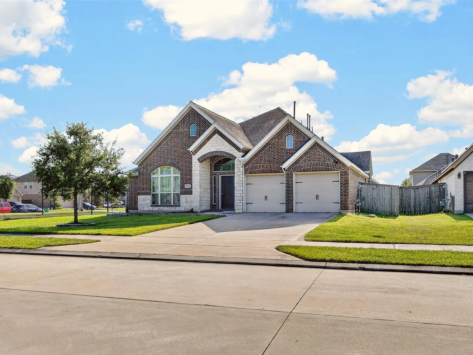 4 bed, 3.0 bath, 2785 sqft, $2,900 — Photo 3
