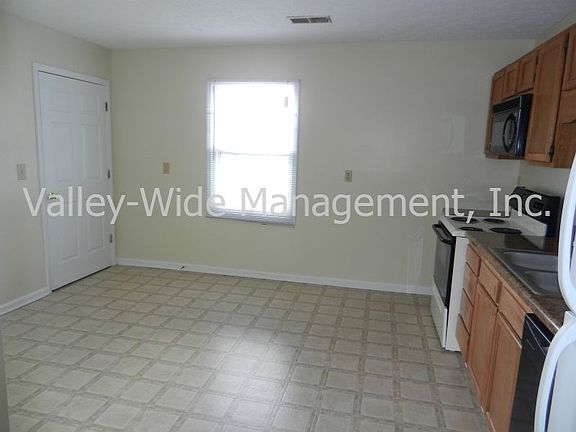 Kitchen looking toward pantry