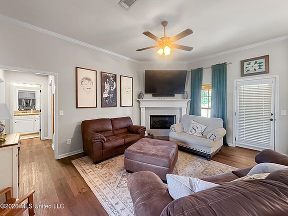 5th image of 816 Ascham Ct