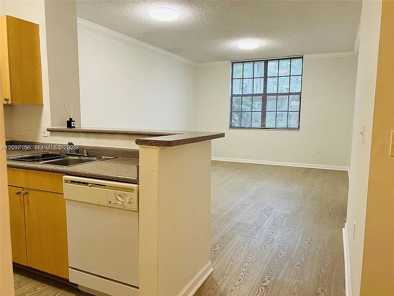 1900 Van Buren St #111B — Photo 13