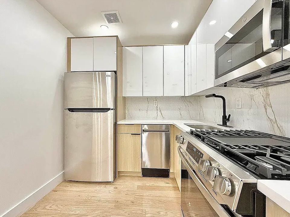 1st image of 974 Dekalb Ave #2