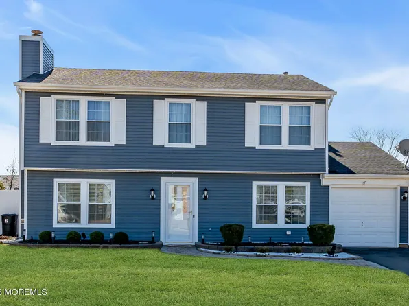 2 Admiral Court, Barnegat, NJ 08005