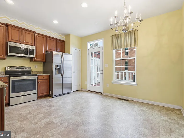 4505 Foster Ave — Photo 5