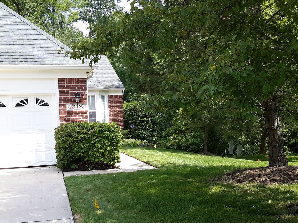 1st image of 618 Shady Maple Dr #1