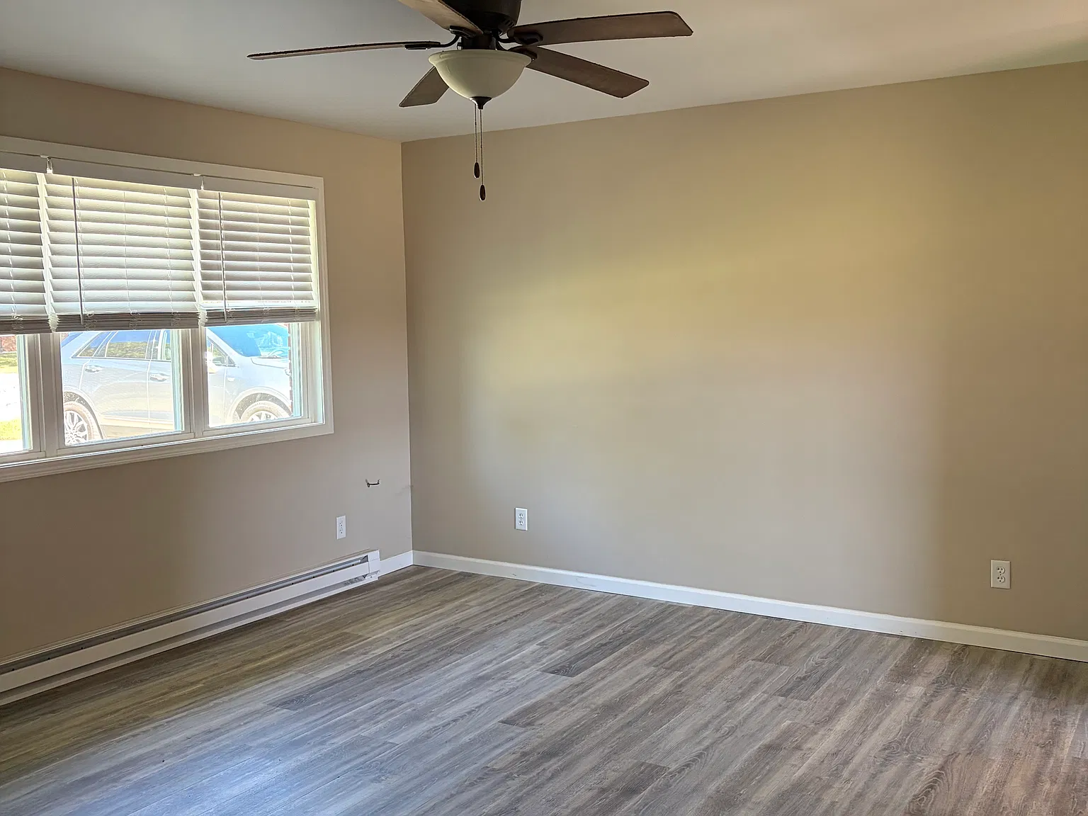 3 bed, 1.5 bath, 1170 sqft, $1,575 — Photo 2