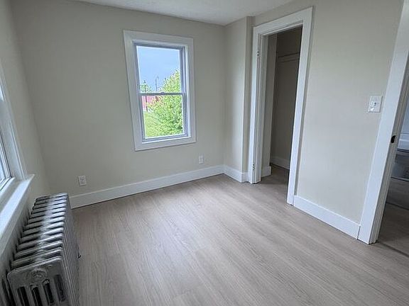 4th image of 22 Fleming St Unit 2