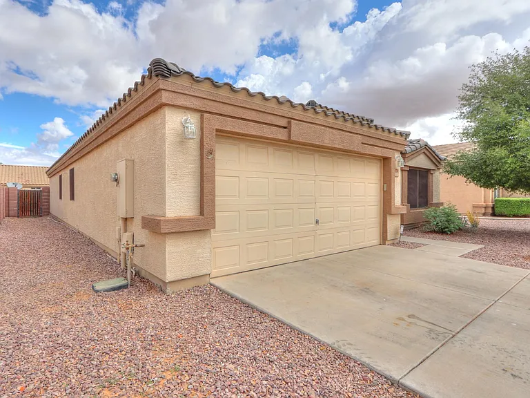 1734 E San Xavier Dr — Photo 2