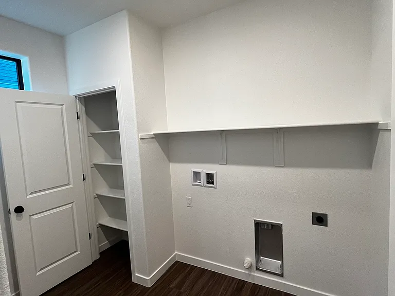 8133 Bodway Pkwy — Photo 31