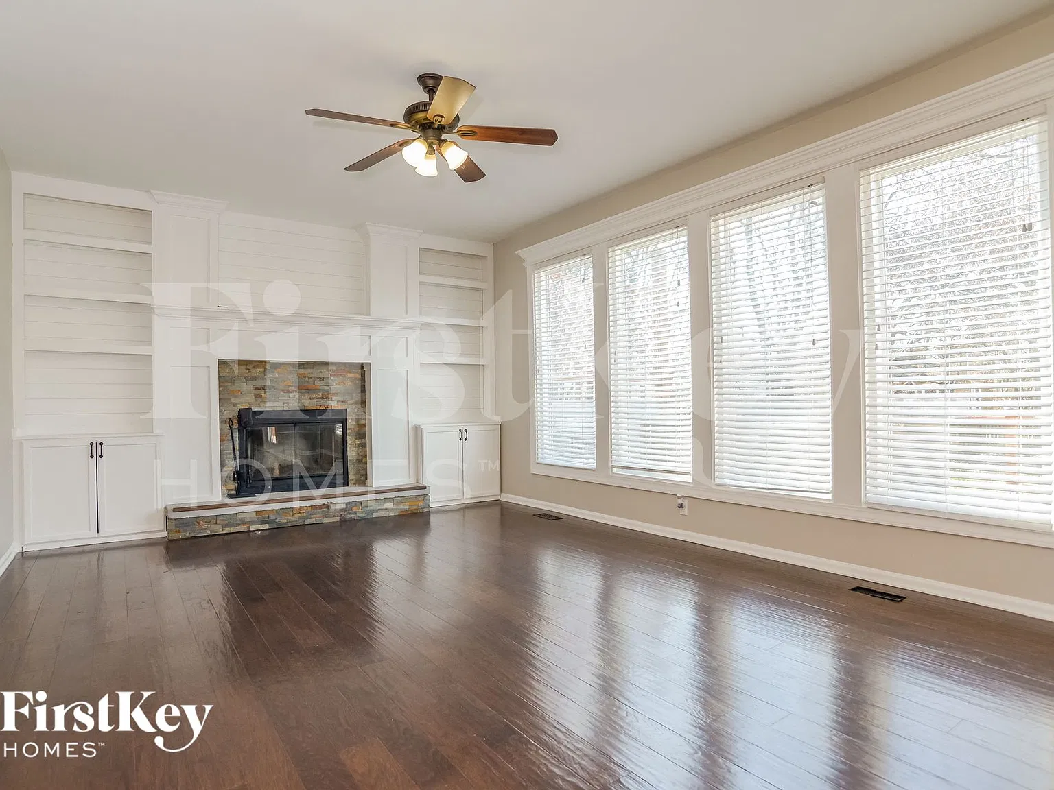 4 bed, 3.5 bath, 2598 sqft, $3,335 — Photo 2