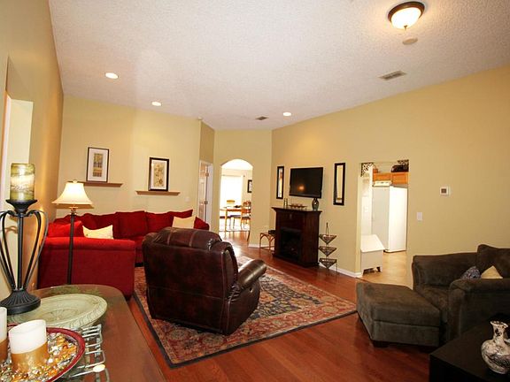 4th image of 860 Mackenzie Cir