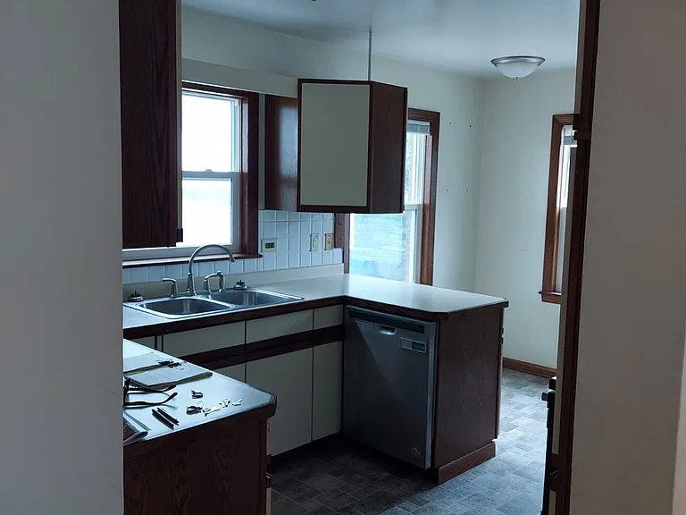 607 Indiana St — Photo 11