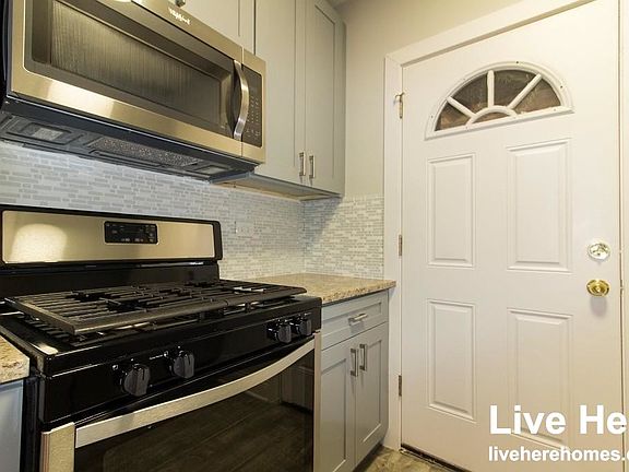 3rd image of 4539 W Barry Ave #1