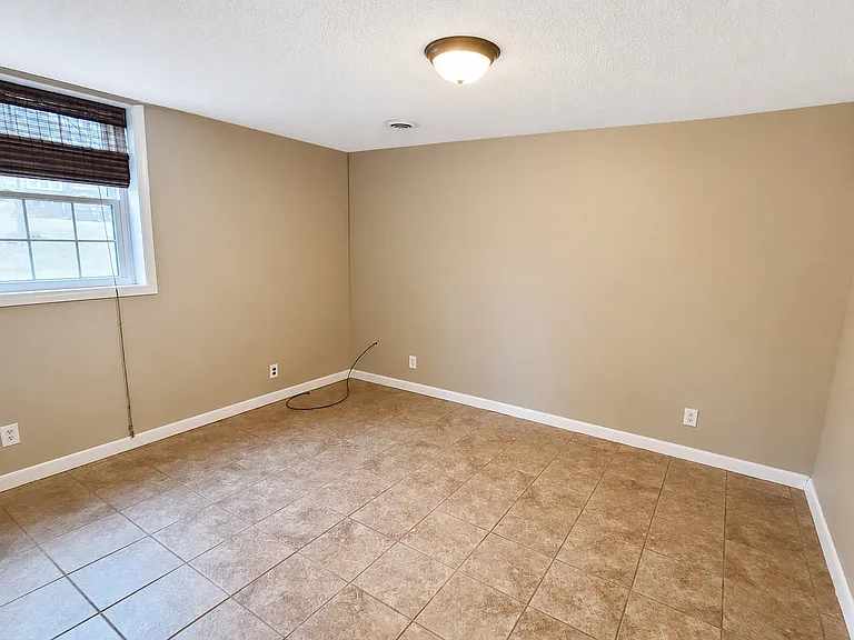 1237 Tanglewood Dr — Photo 14