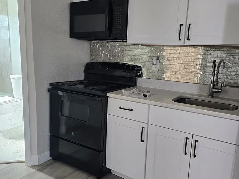 Spacious 1 Bedroom / 1 Bathroom apartment with a comfortable and functional layout. — Photo 7