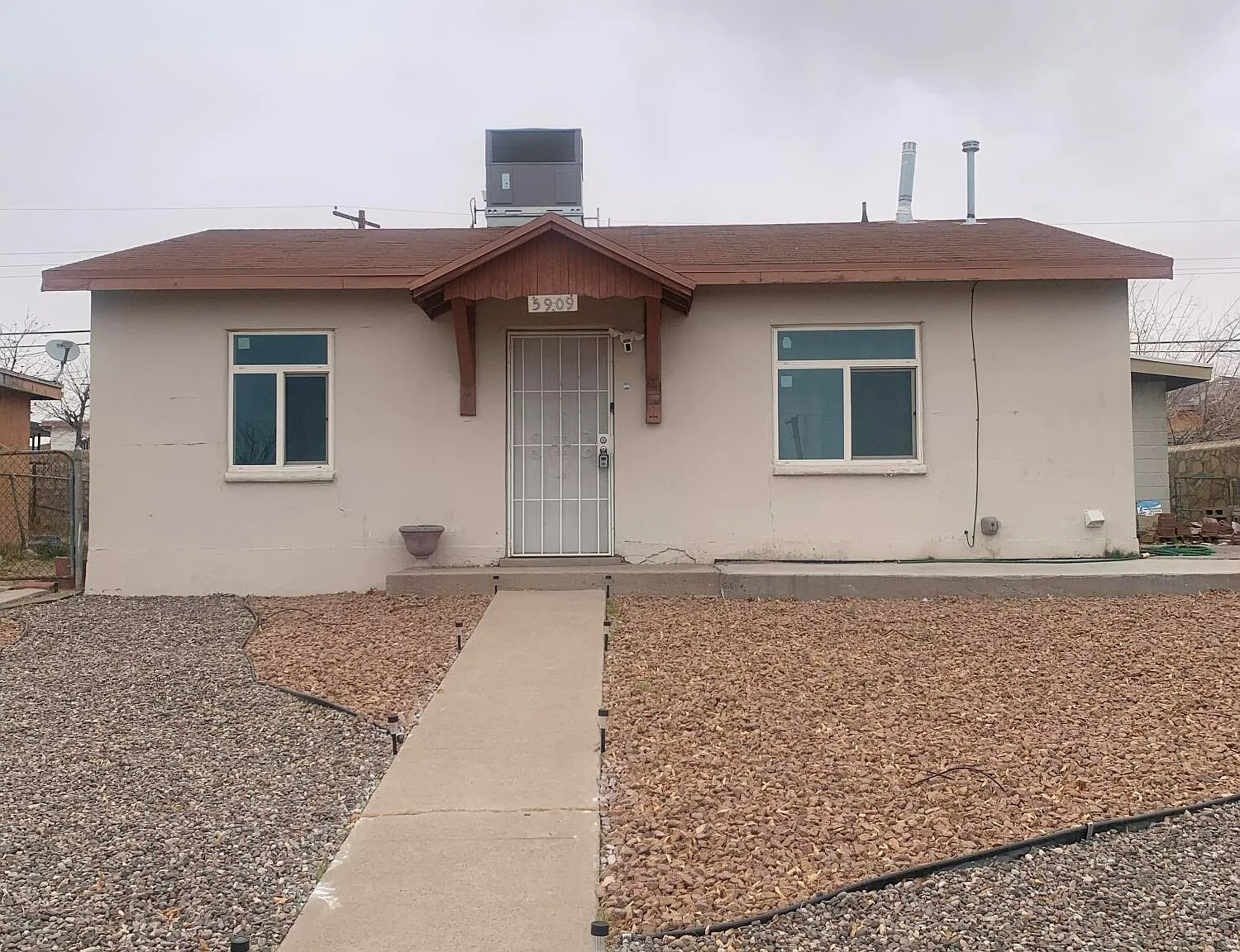 2 bed, 1.0 bath, 986 sqft, $1,700 — Photo 1