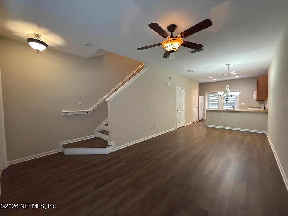 617 Drake Bay Ter