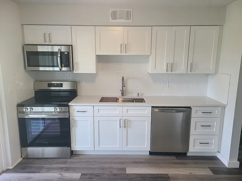 2 bed, 1.0 bath, 735 sqft, $1,495 — Photo 1