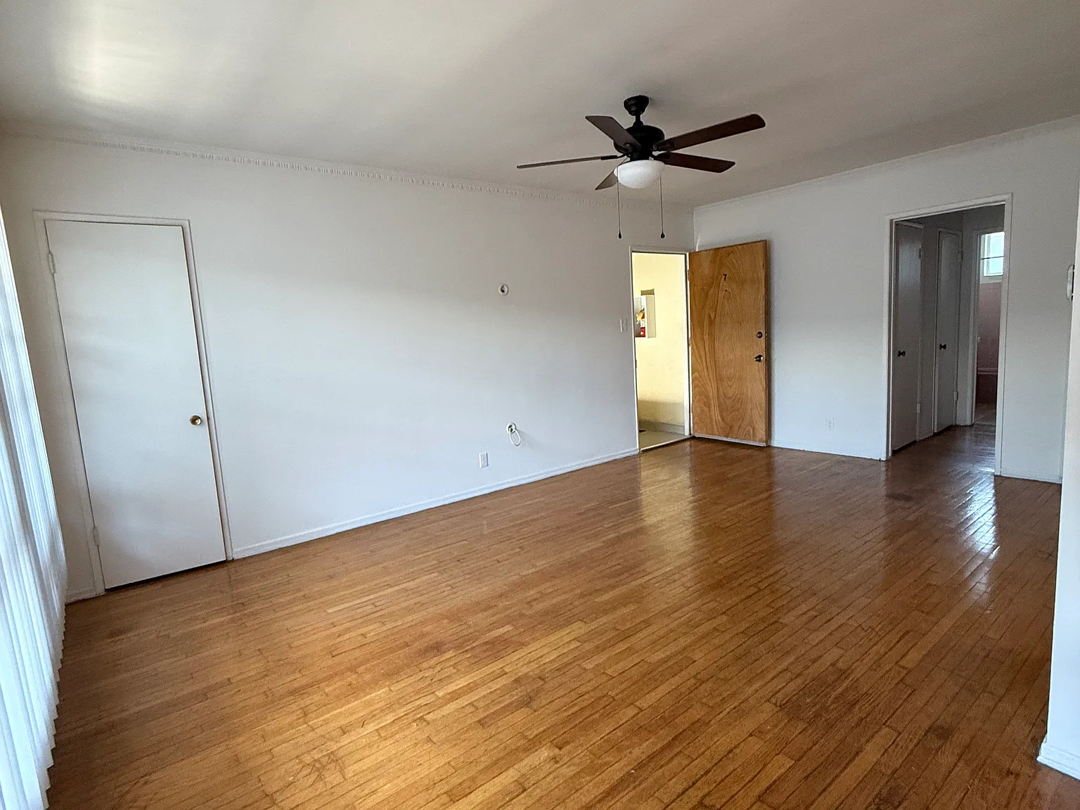 3 bed, 1.5 bath, $3,195 — Photo 4
