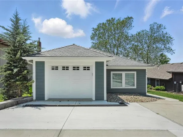 9 P St, Lake Lotawana, MO 64086