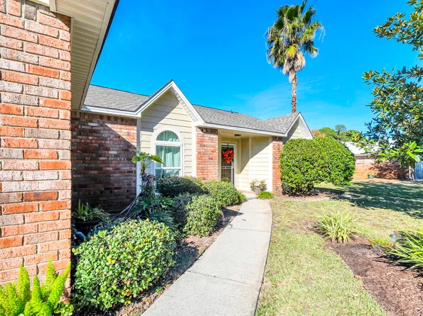 81 Darrow Dr, Miramar Beach, FL 32550