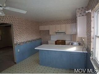 2nd image of 4823 Crestview Cir