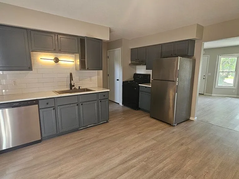 5416 N Linwood Ave — Photo 7