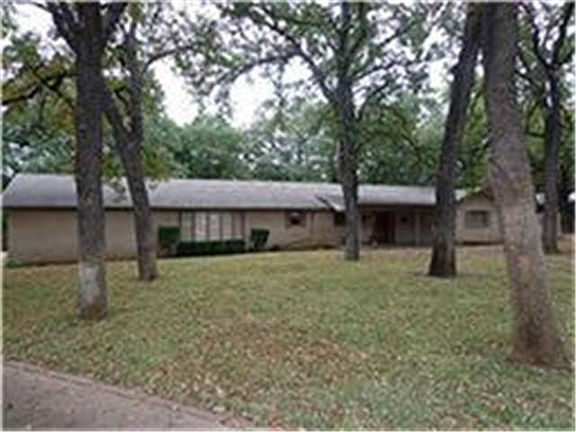 2nd image of 32 Robinhood Dr