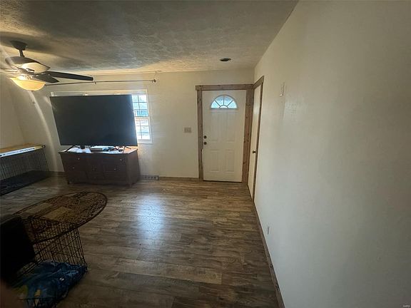 2nd image of 104 Joan Dr