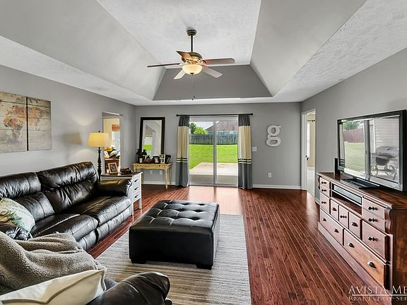 4th image of 120 Tulip Terrace Dr
