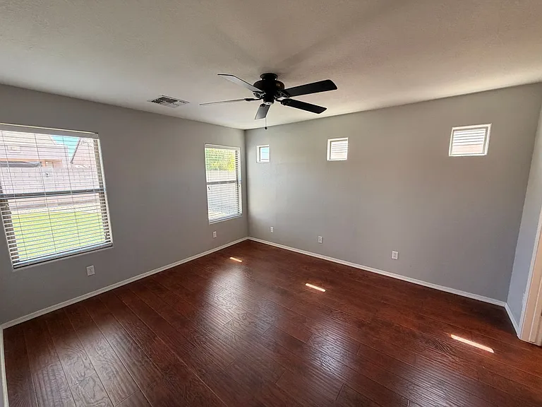 17520 W Watson Ln — Photo 9