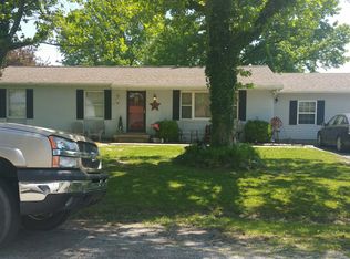 3636 Dawn Dr, Pinckneyville, IL 62274