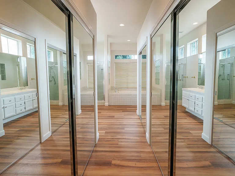 16880 Saint James Dr — Photo 11