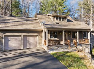 102 Wolf Shoals Dr, Hendersonville, NC 28739