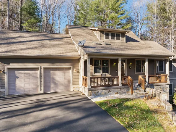 102 Wolf Shoals Dr, Hendersonville, NC 28739