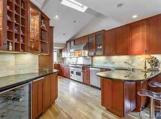 156 Chestnut St, Englewood Cliffs, NJ 07632