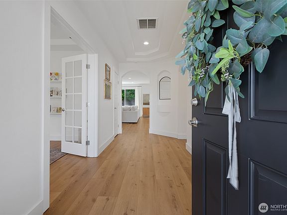 4th image of 2618 57th Street SE