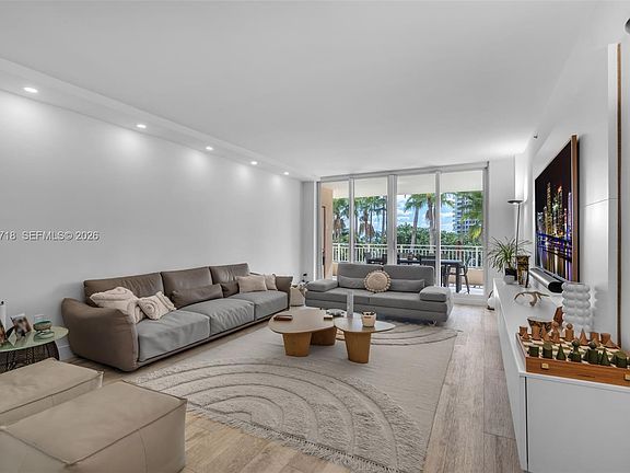 3rd image of 791 Crandon Blvd APT 501