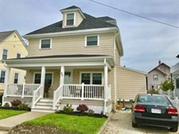 37 R St, Hull, MA 02045
