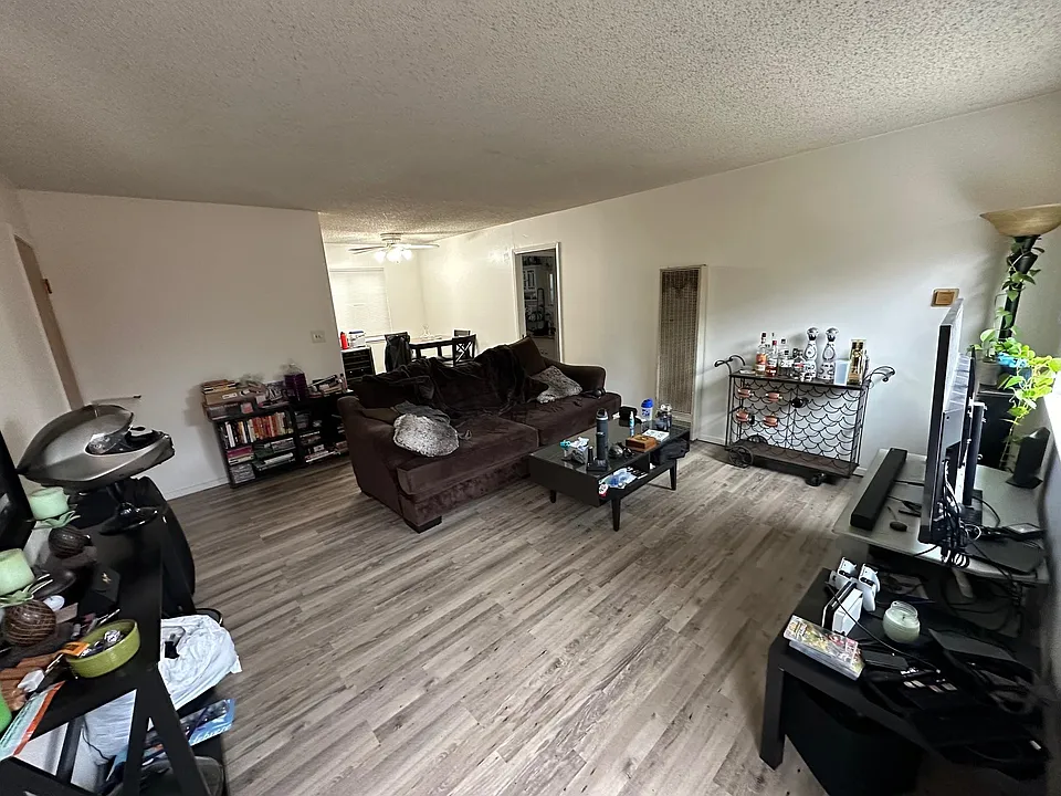 2407 V St #7