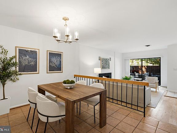 3rd image of 1033 Michigan Ave NE #1033