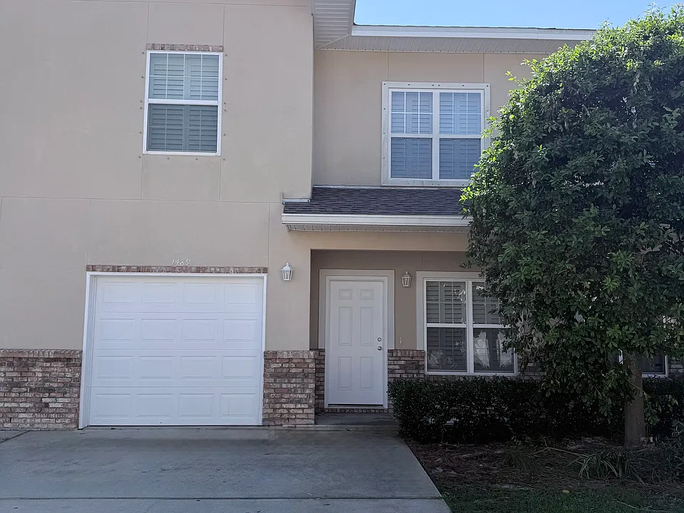 1489 Bentley Cir