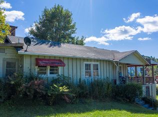605 Oak Ave, Spruce Pine, NC 28777