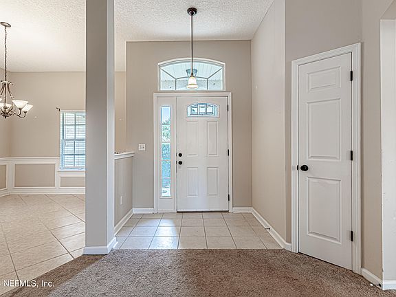 5th image of 804 HICKORY KNOLLS Drive