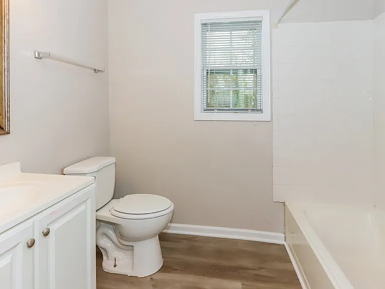 1308 Greenbriar Dr — Photo 15