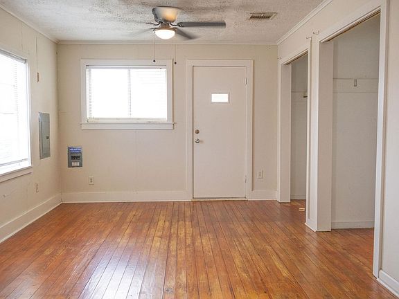 4th image of 3417 Ernest St