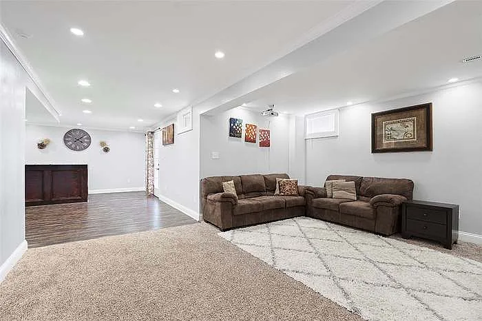 5702 Stockbridge Ct — Photo 11