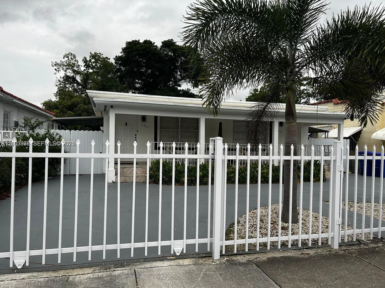 1945 NW 33rd St — Photo 3